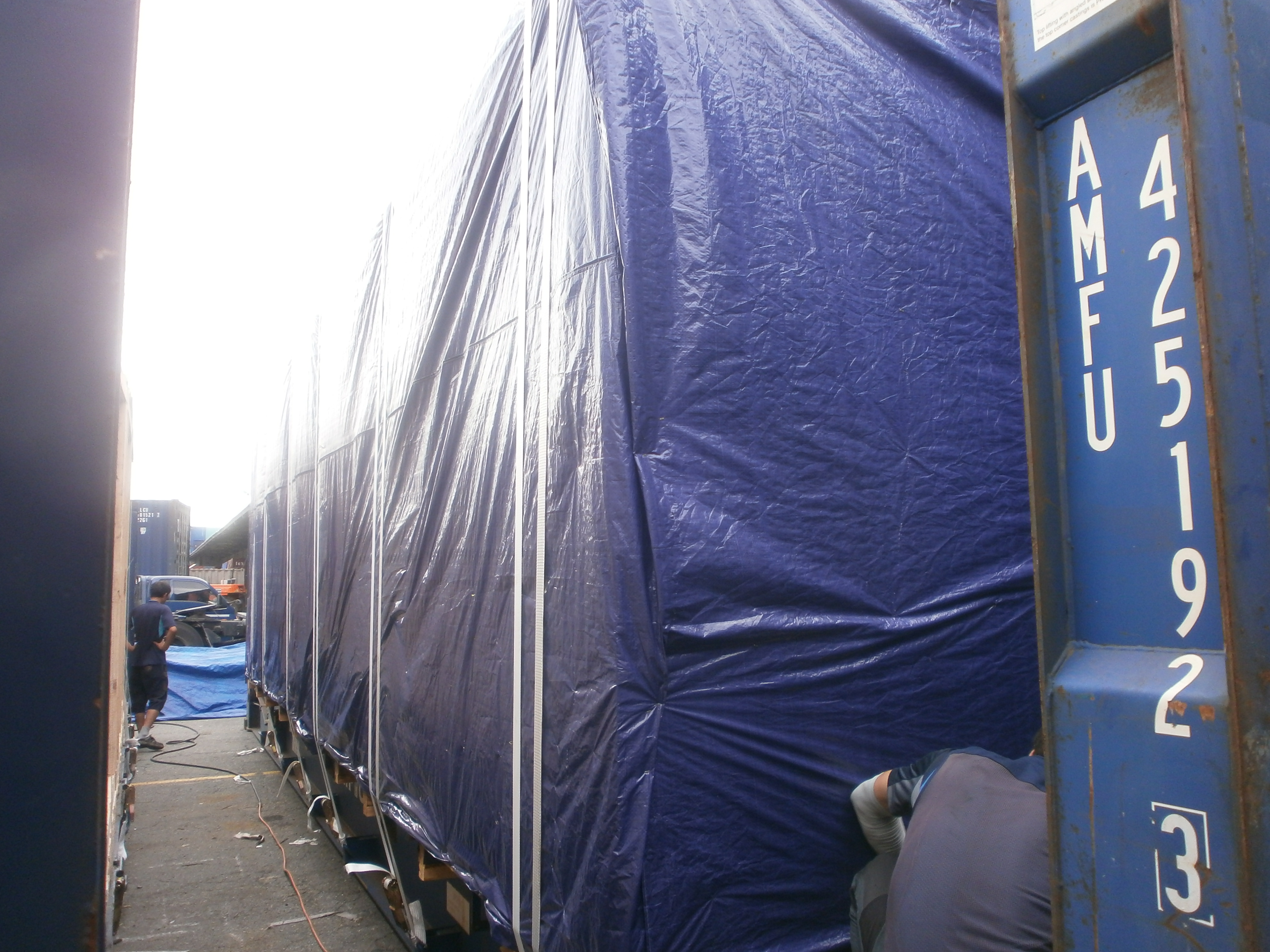 The machine to China for export of Flat Rack 