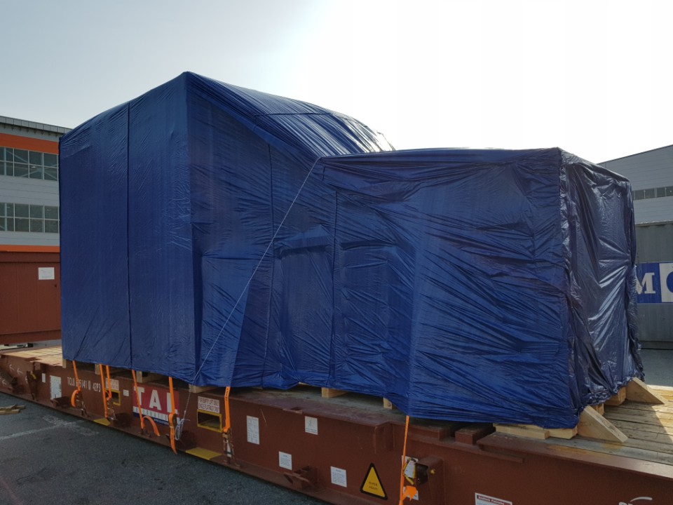 The machine to South America for export of Flat Rack 